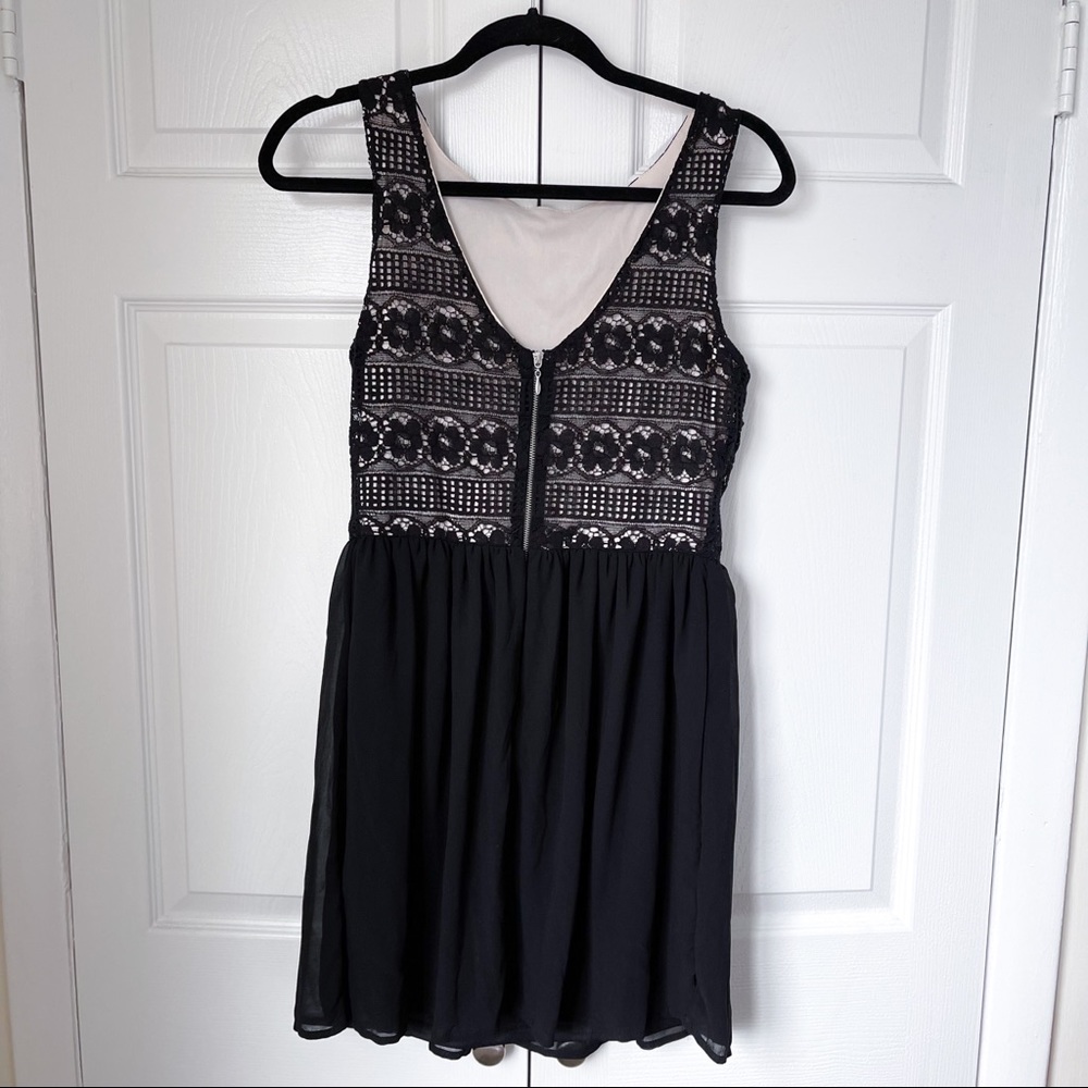Rewind Dress - Picture 3 of 8